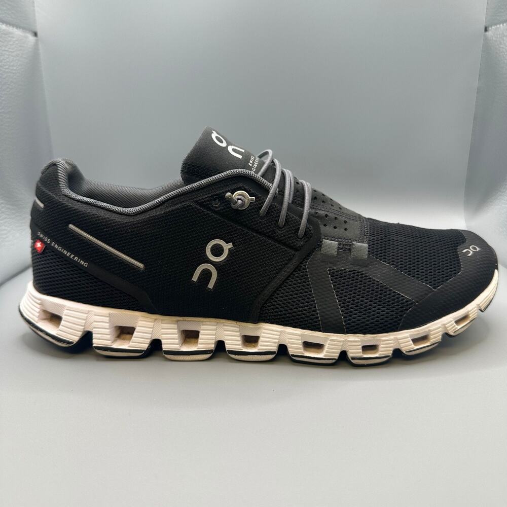 On Running Cloud 5 Women Size 8.5 Black White Shoes Sneakers